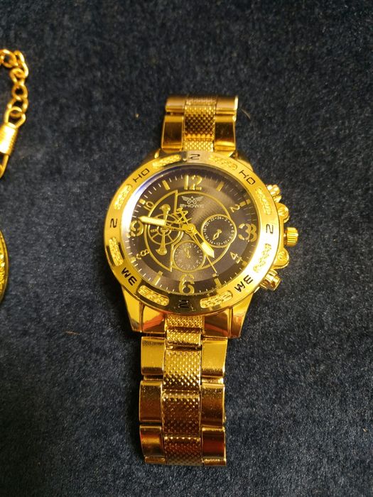 4 ceasuri noi BĂRBAT