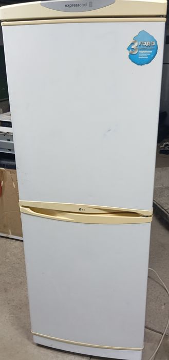 Продам холодильник