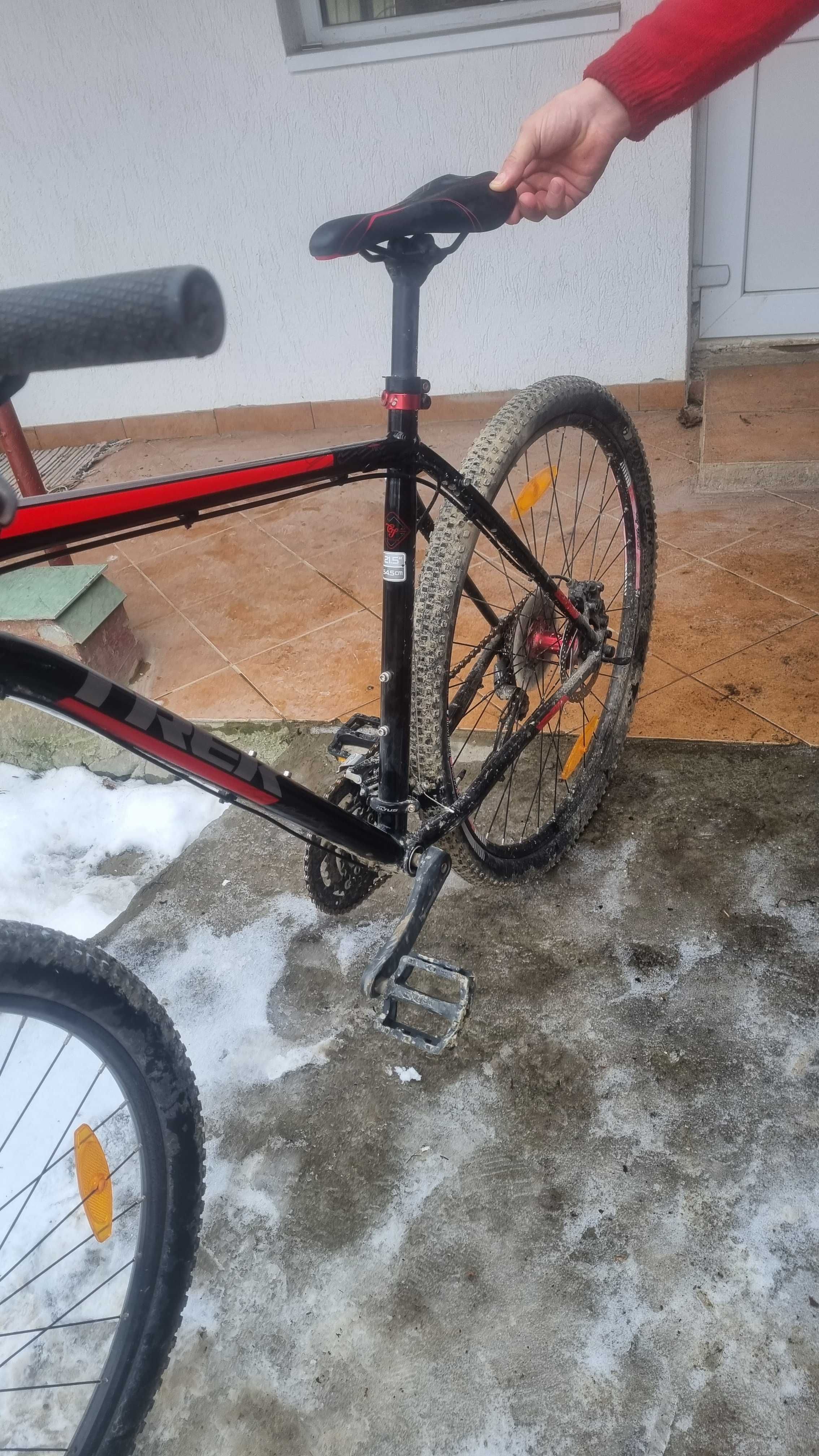 Vand 2 bicicleta  una xcaliber7  pitin folisita si una felt 1000