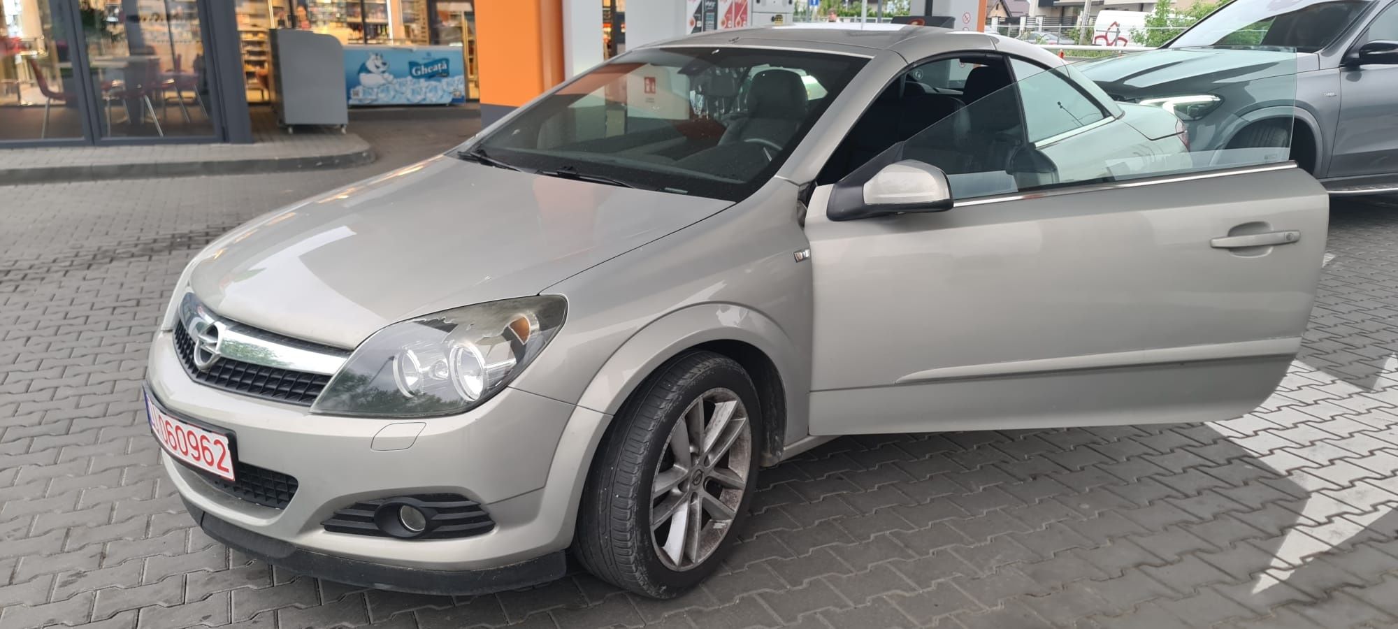 Dezmembrez opel astra h twintop 1.6 xep