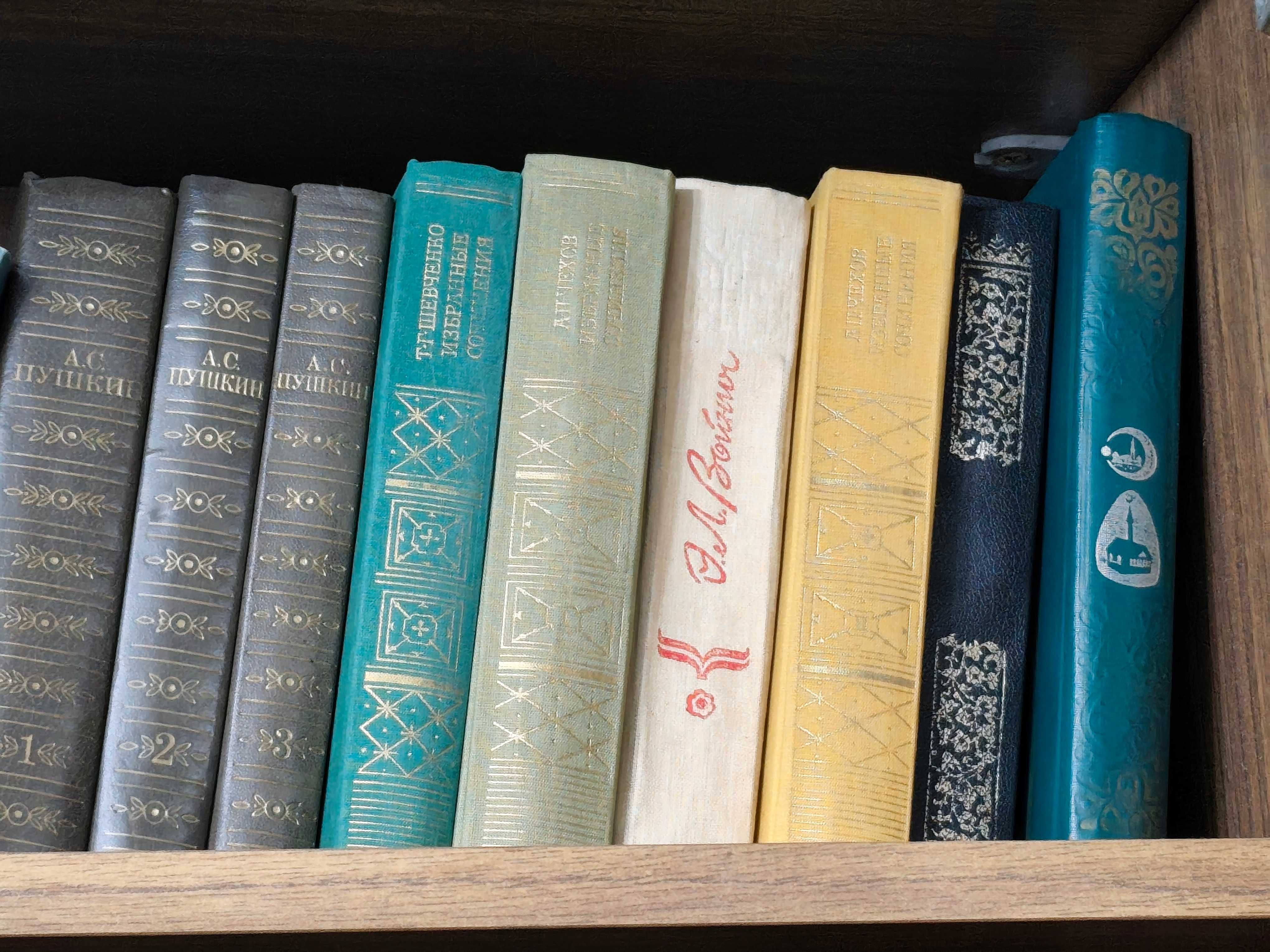 Книги продам большой ассортимент