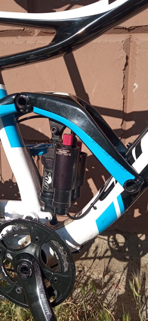 Висок клас карбонов велосипед Cannondale Trigger Carbon 2
