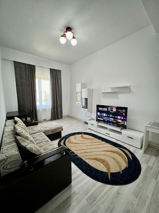 Inchiriez apartament 2 camere decomandate Centru