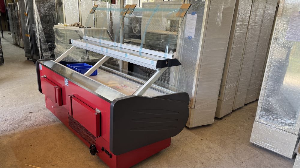 Vitrina frigorifica orizontala cu deschiderea geamului fronta