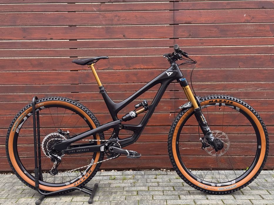 YT Capra pro race bicicleta enduro downhil freeride nu canyon cube