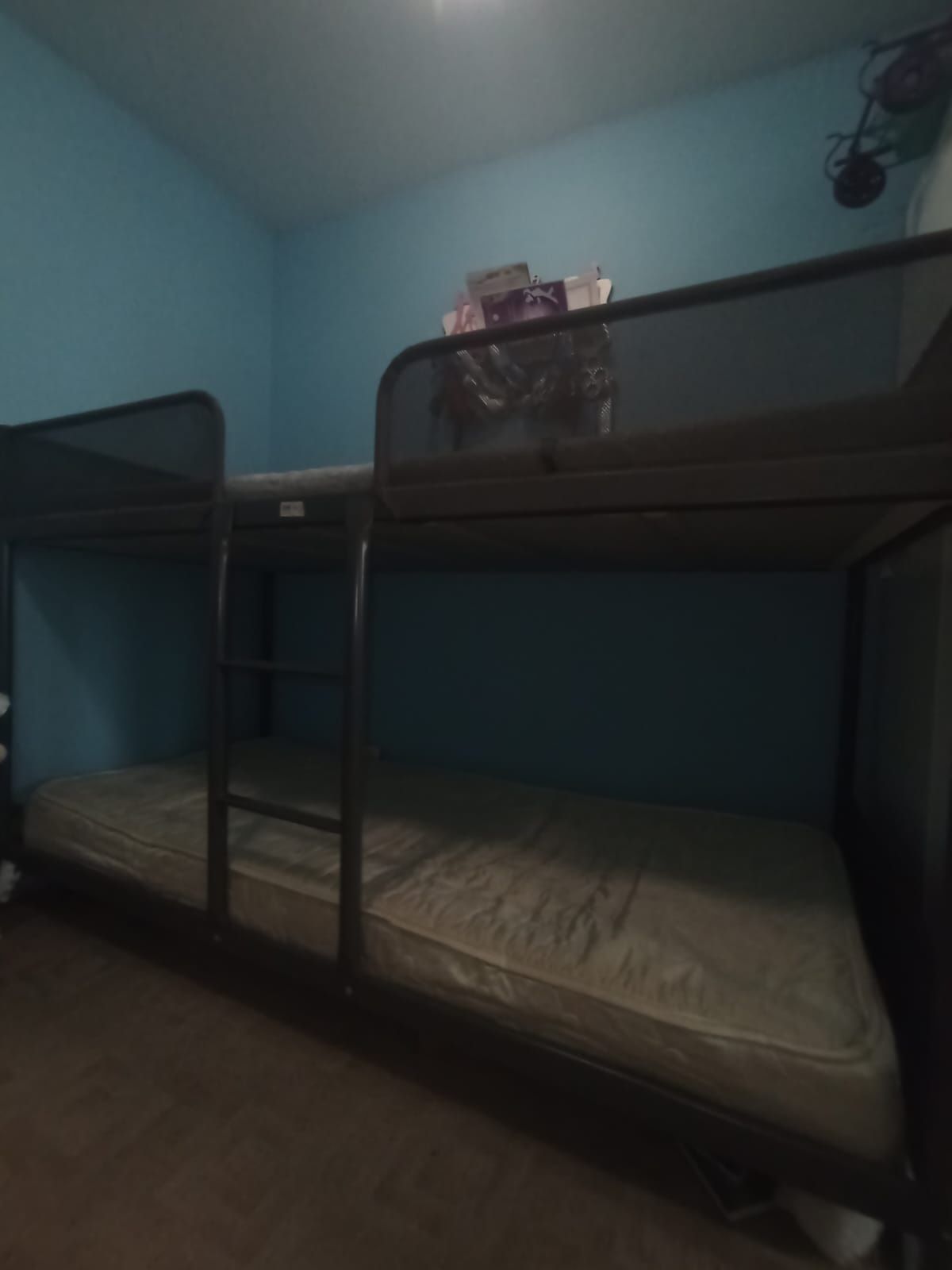 Продам двухярусную кровать IKEA