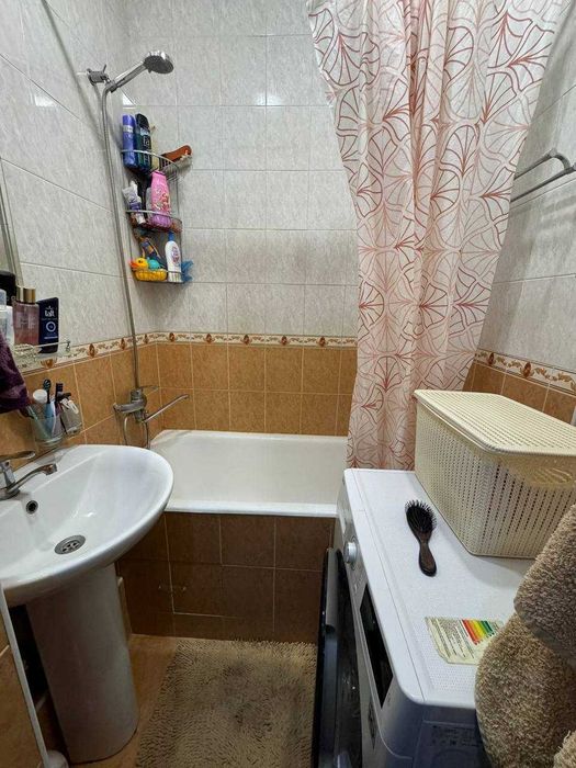 Продам 3-х комнатную на Юнусабаде.4 квартал.   3/3/4