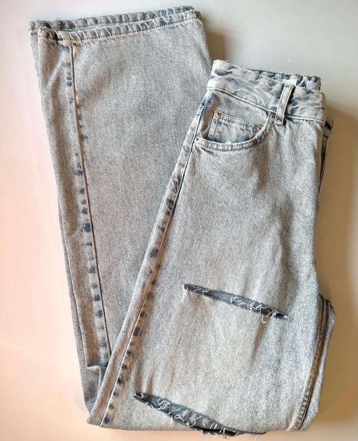 Blugi Bershka, 90s ripped flare