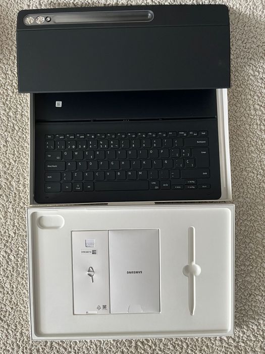 Galaxy Tab S9 Ultra + Tastatura Originala