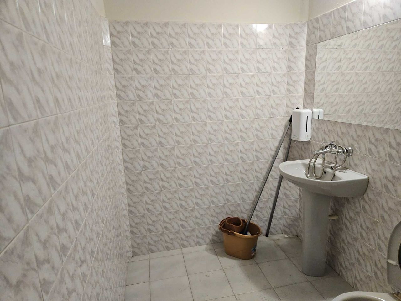 Продава се Магазин в с. Люлин, Област Ямбол - 81 кв.м за 1593 €/кв.м - Снимка #6