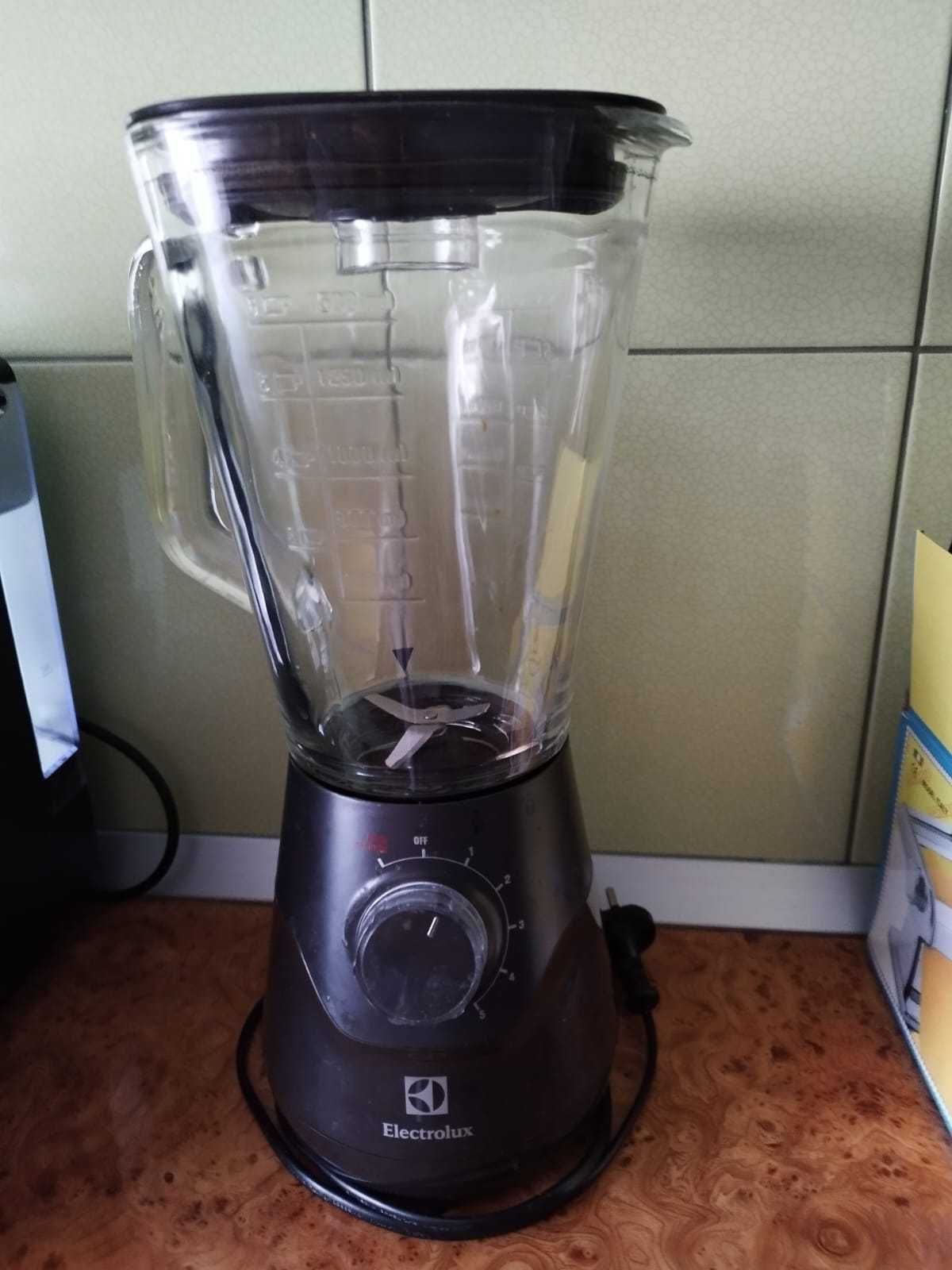 Vand Blender Electrolux E4TB1-6ST, 800W, 1,5 l, 5 viteze + Pulse