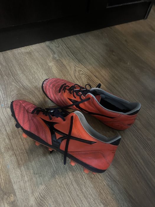 Оригинални бутонки Mizuno