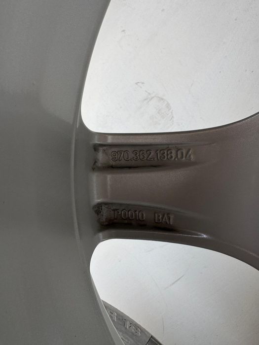 Оригинални джанти с гуми за Porsche