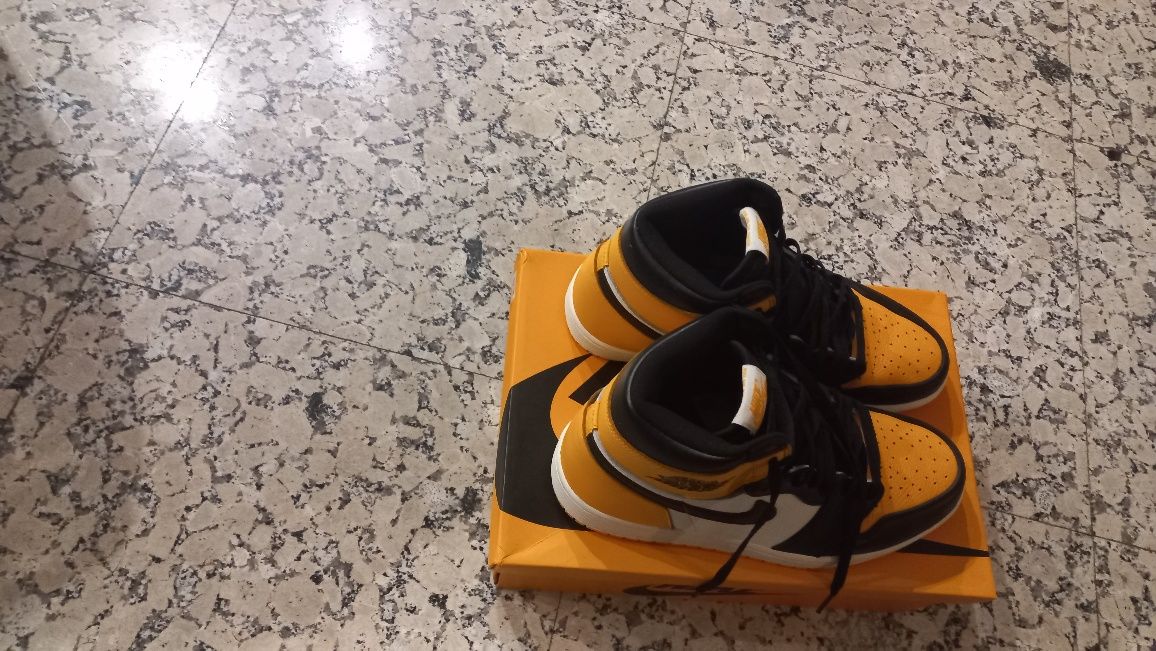 Nike Jordan 1 Retro High OG Taxi