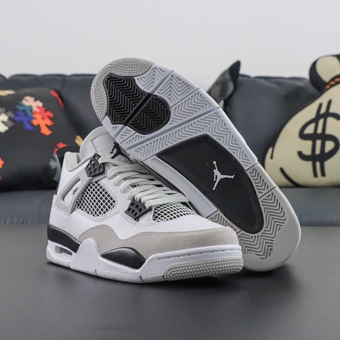 Обувки Air Jordan 4 Military Black