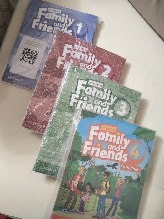 Продам новые учебники  Family and friends Oxford,учебник+раб тетрадь