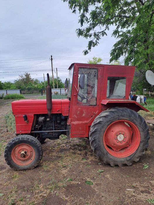 Tractor uz445,grebla cu 4sori si presa class markant40
