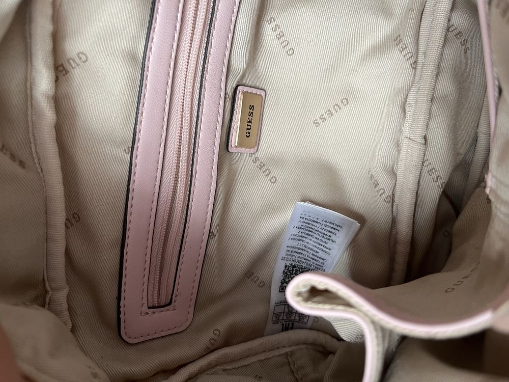 Дамска чанта Guess