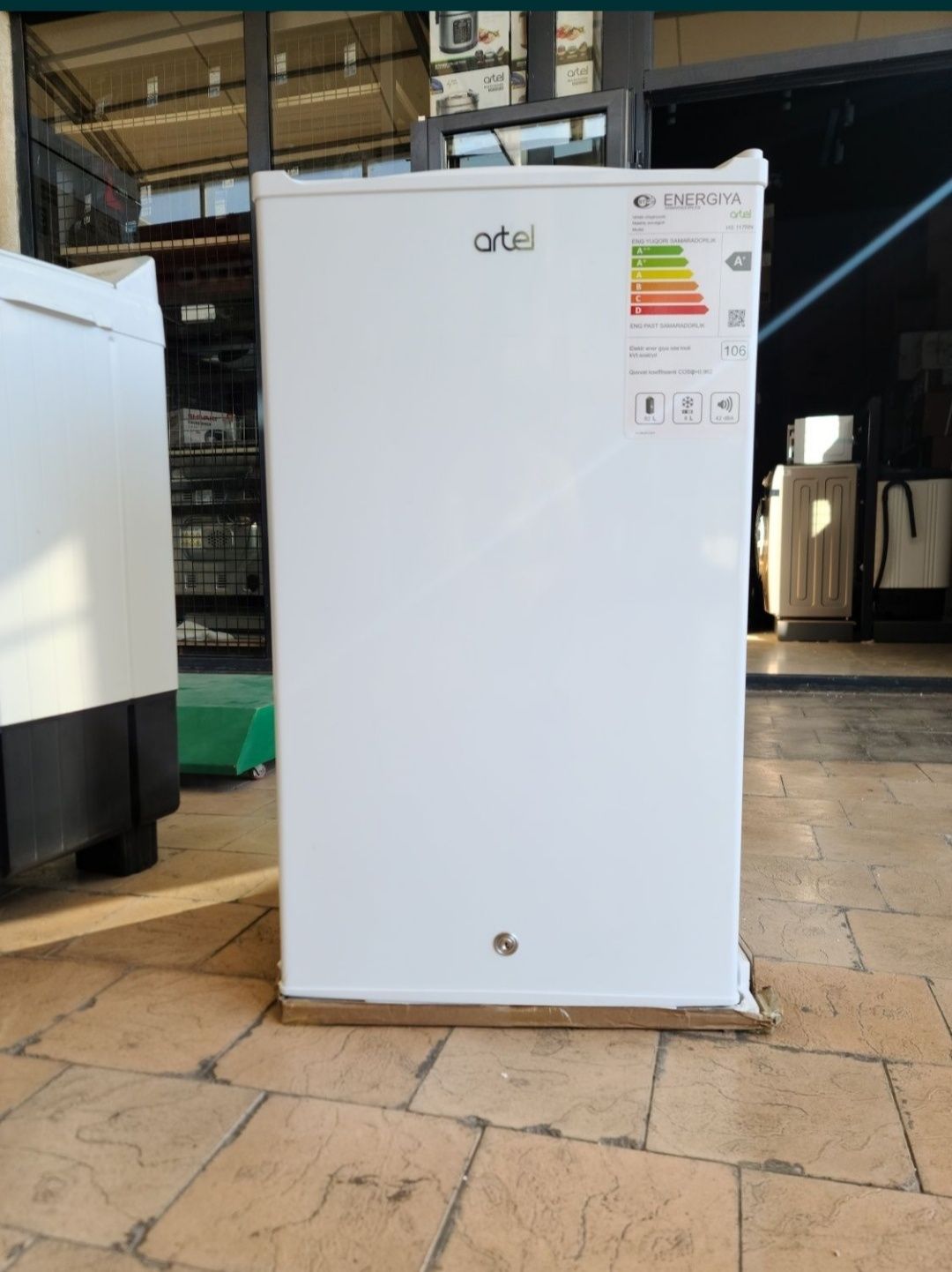 Холодильник Artel  модель : HS-117