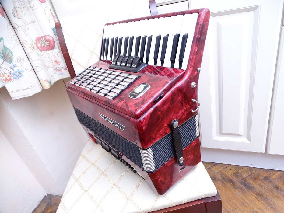 Акордеон Велтмайстер Стела 60 баса