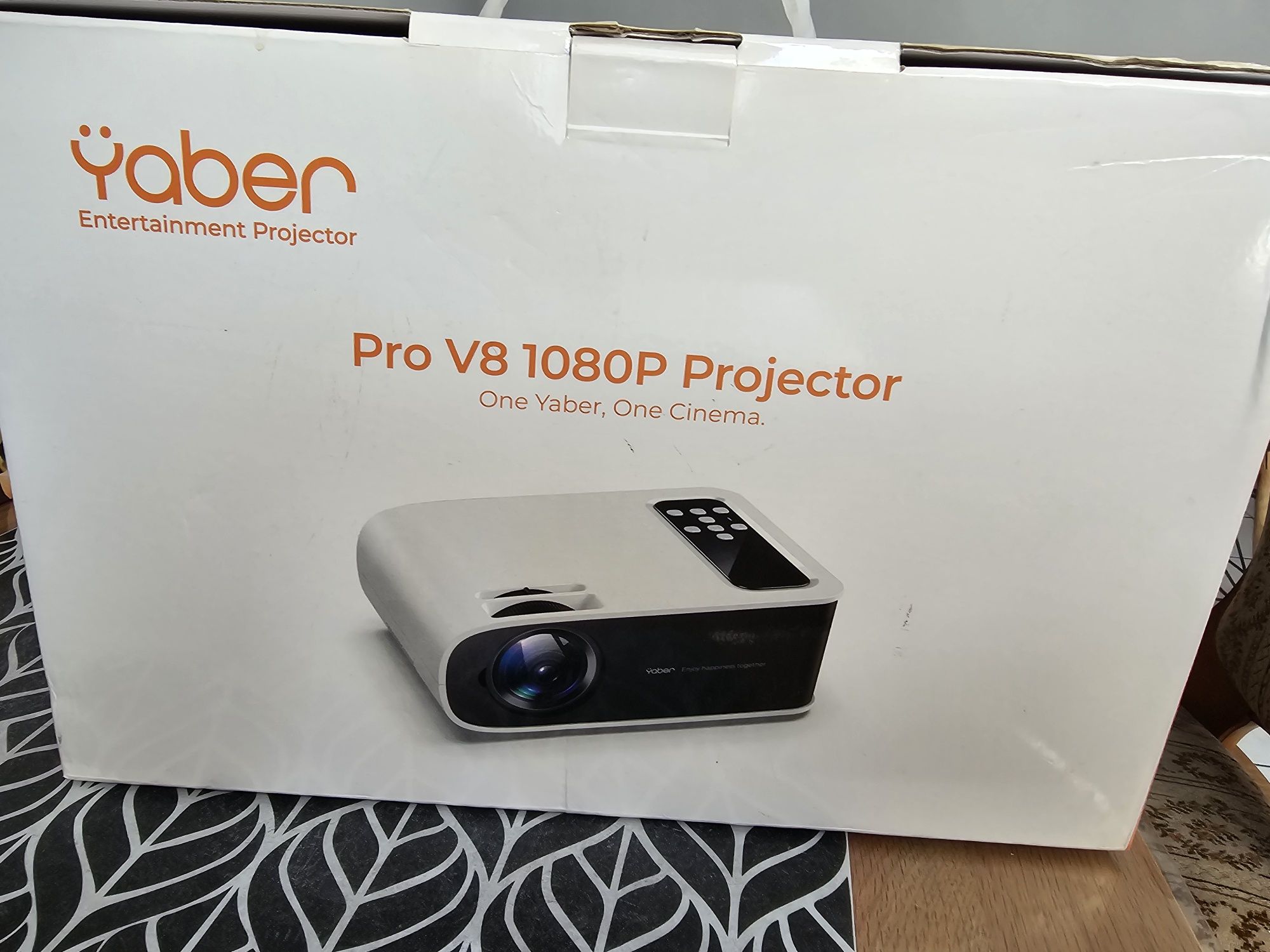 Proiector yaber pro v8