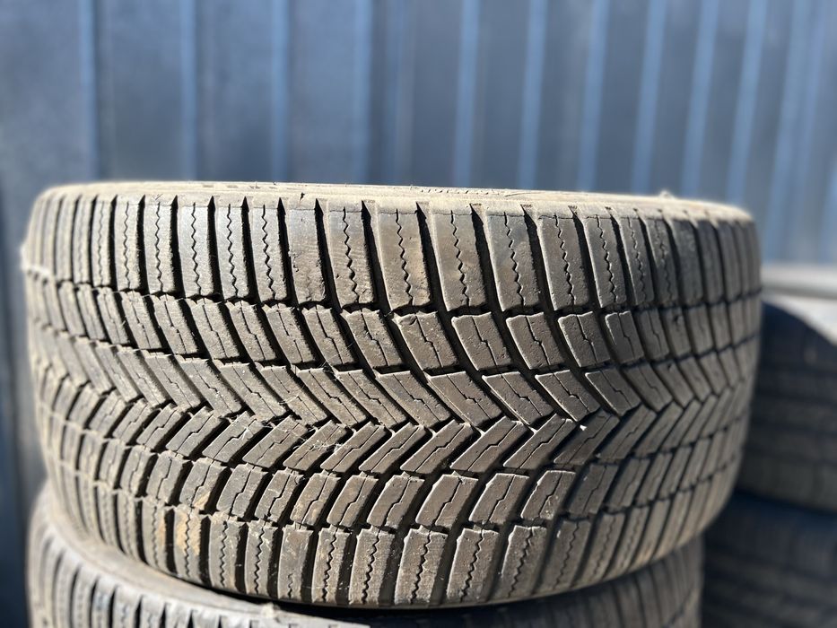 Set anvelope m+s 235/35R19 Bridgestone!