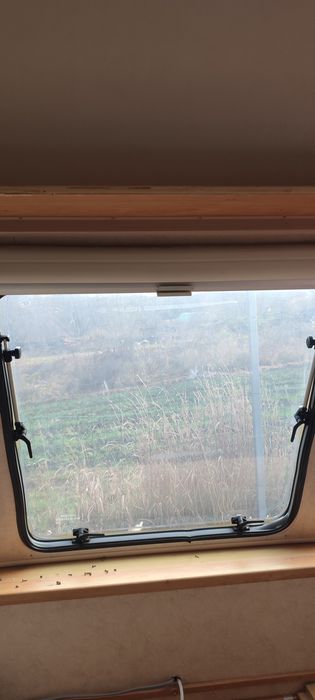 Vând geamuri din dezmembrarea unei rulote Swift Sandymere 2000.
Au bal