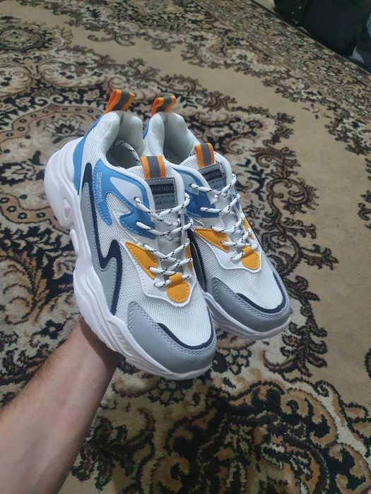 Krossovka/ sifatli yozgi oyoq kiyim