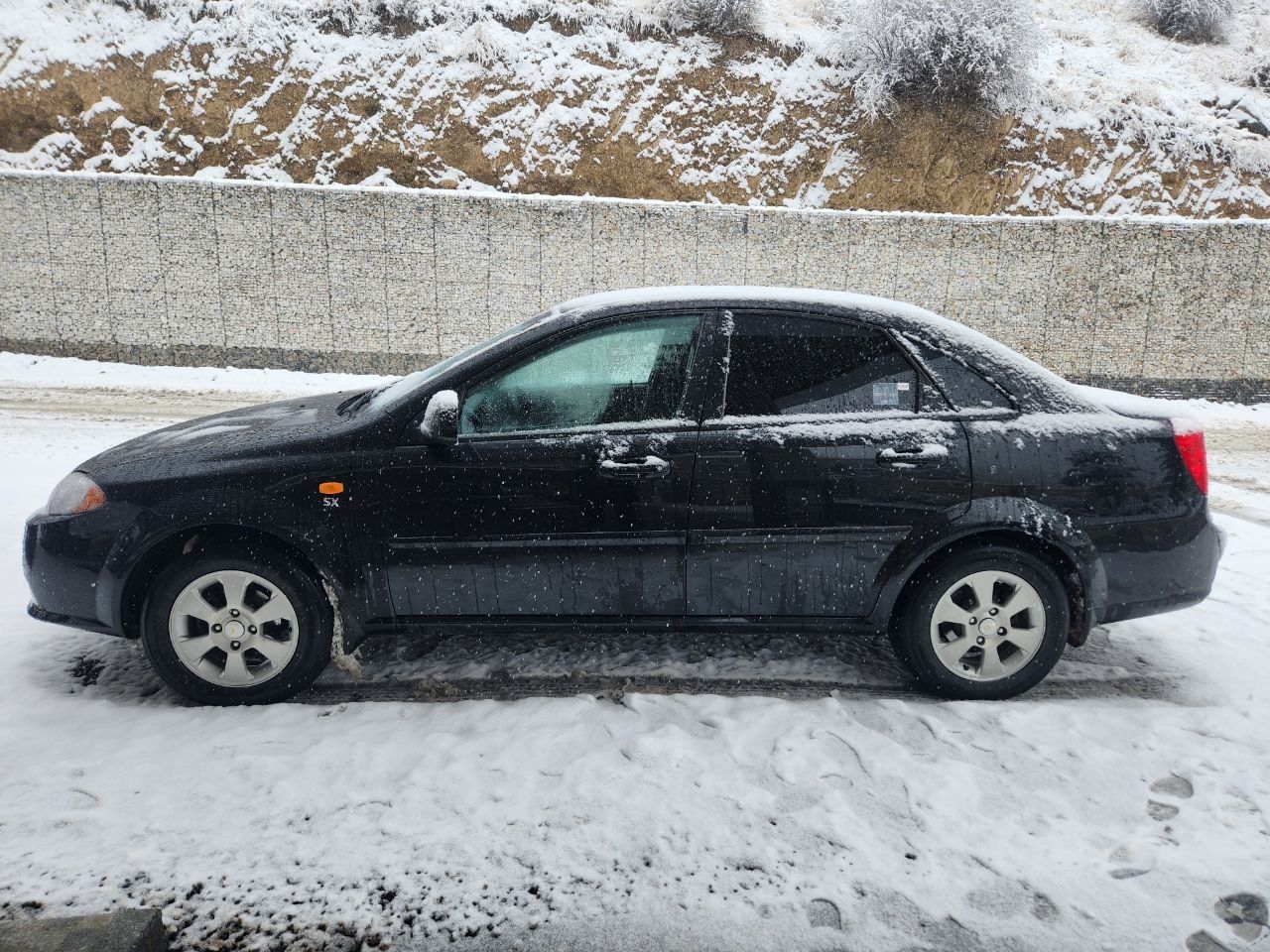 Shumka qilingan 4ta eshikdan estradniy kalonka 725 mafon 1000 vat usil