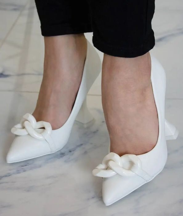 Новые белоснежные туфли лодочки свадьба узатуобувь