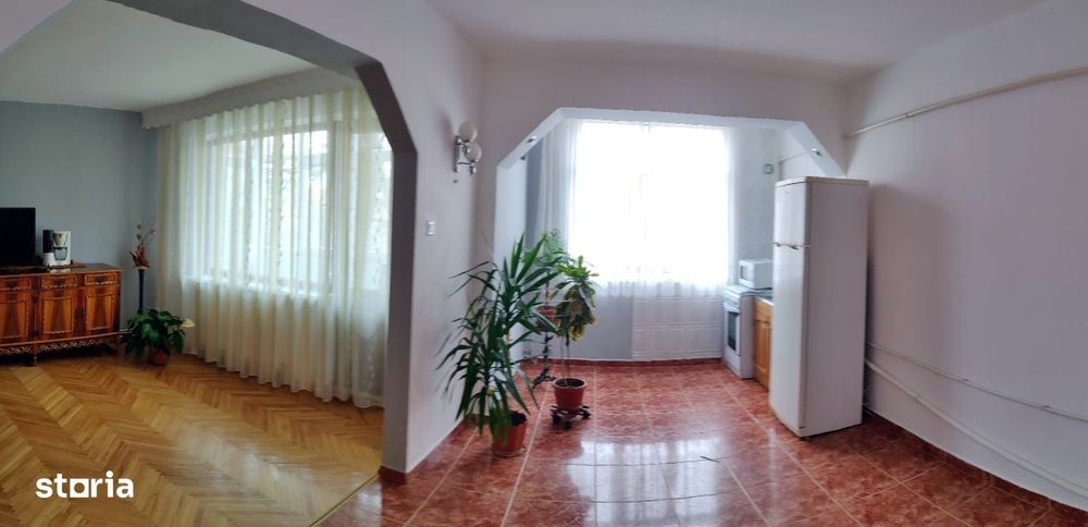 Apartament 3 camere 71,5 mp, etajul 1, zona Pietris
