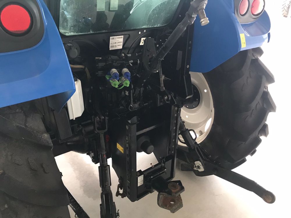 Tractor New Holland T475