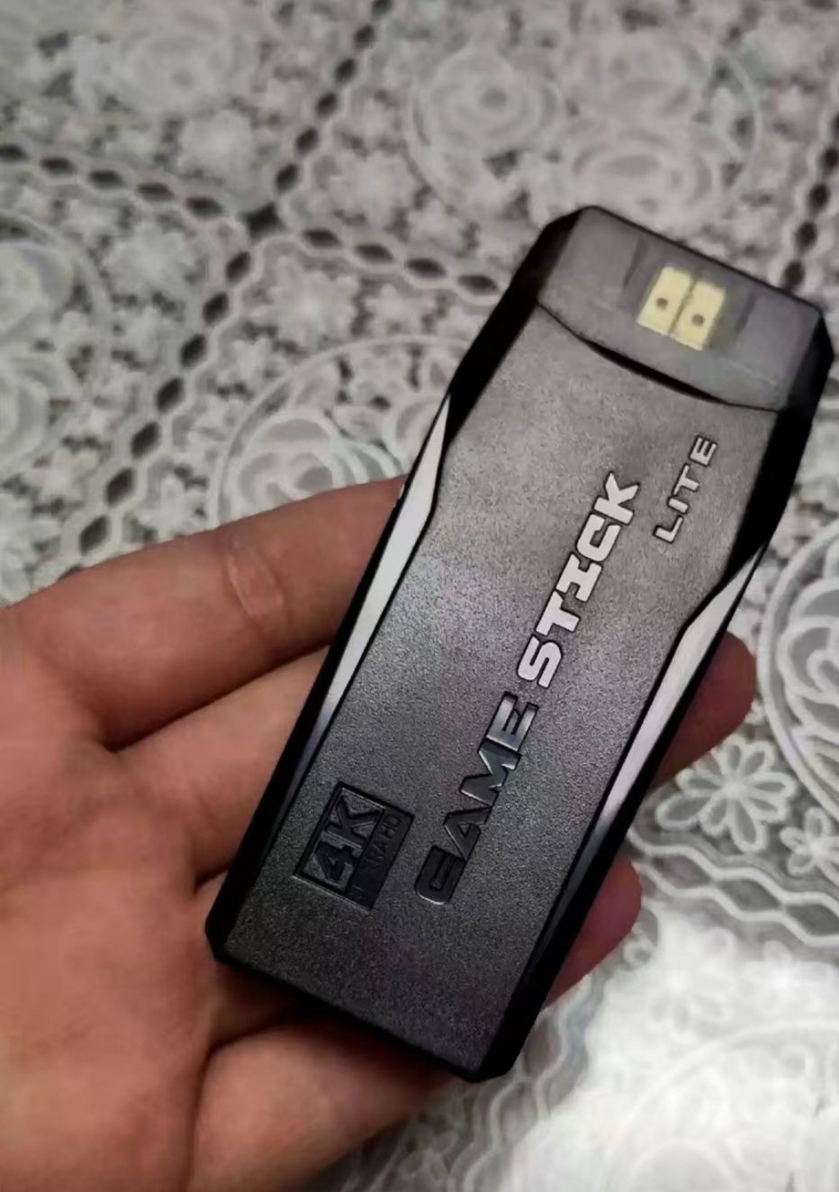 4K Game Stick Lite c двумя беспроводными геймпадами и +10000 играми