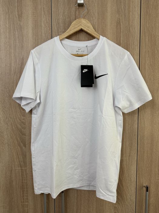 Tricou Alb Nike “Dri-Fit”