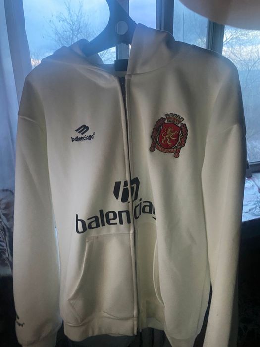 Кофта юаленсиага белая