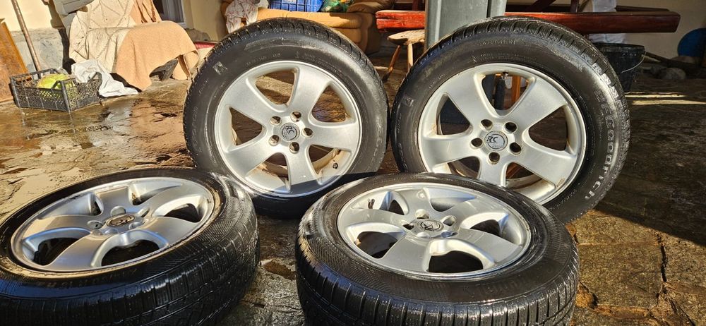 Vând set complet de 4 jante aliaj + anvelope de iarnă.Cnotinental!