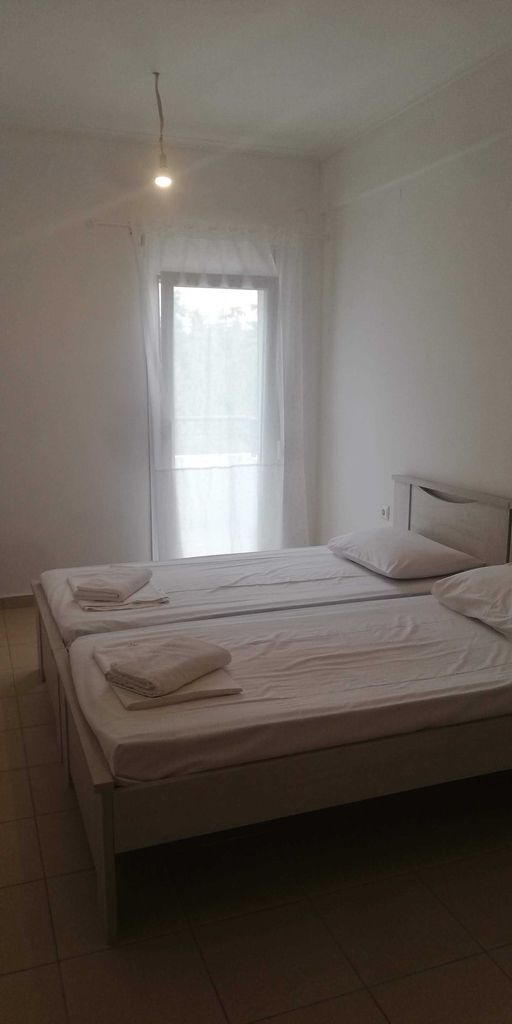 Дава се под наем Двустаен апартамент в Враца, Дъбника - 50 кв.м за 1500 € - Снимка #9