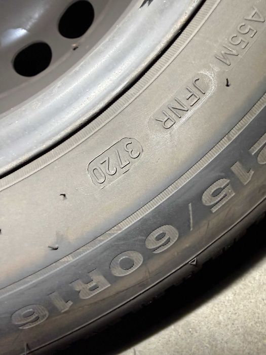 VW - зимни гуми и джанти 215/60/16