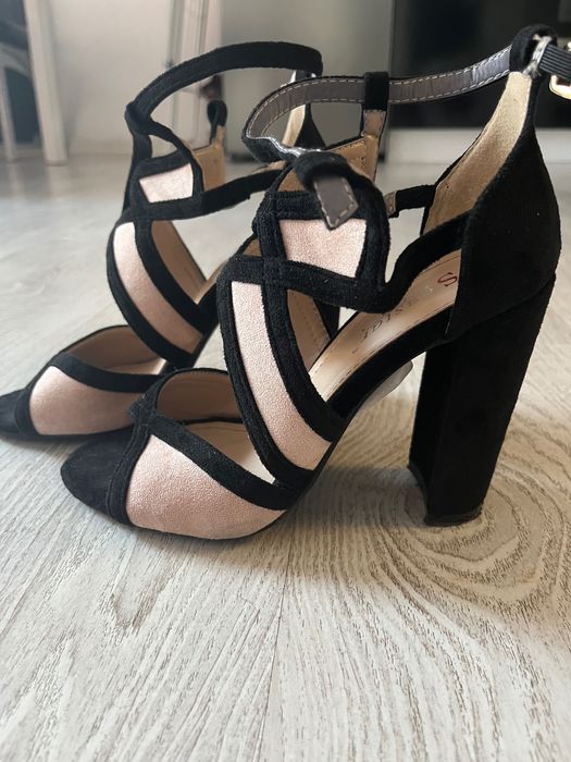 Елегантни сандали