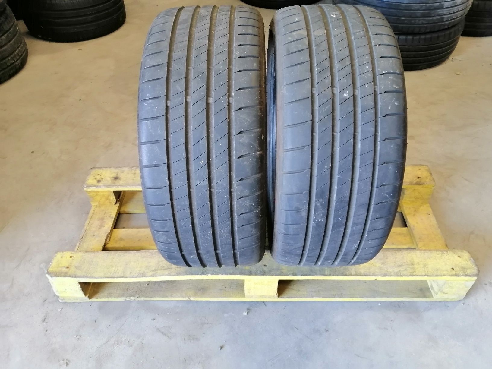2бр Летни гуми 235/35/18 Bridgestone (2022)