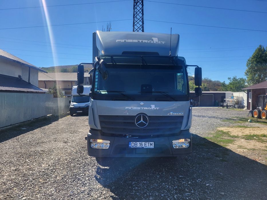 Mercedes-Benz Atego     
Lift hidraulic
Masa maximă admisă 7490 kg
Anu