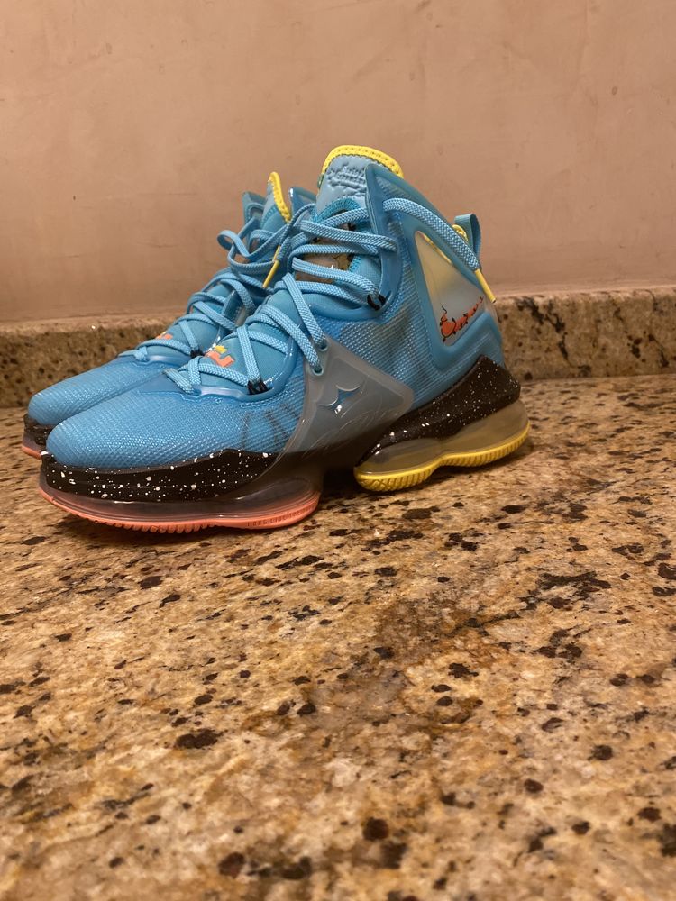 Adidasi Nike Lebron 19