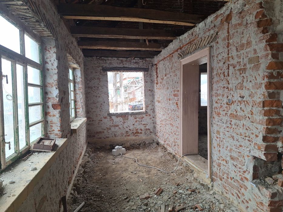 Lucrări de construcții,case la roșu la cheie reparații pavaje etc