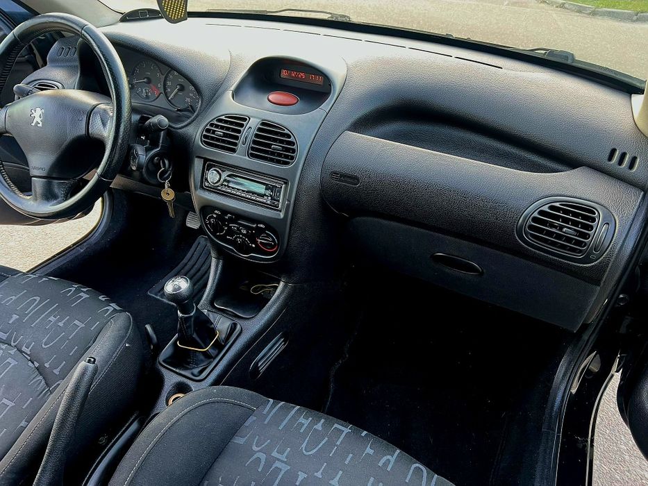 PEUGEOT 206  proprietar