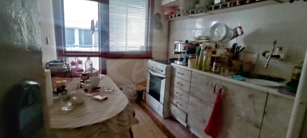 Продава се Тристаен апартамент в Пловдив, Кючук Париж - 90 кв.м за 1612 €/кв.м - Снимка #2