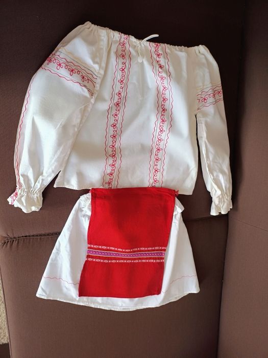 Costum tradițional popular fete ,4ani ,50 lei