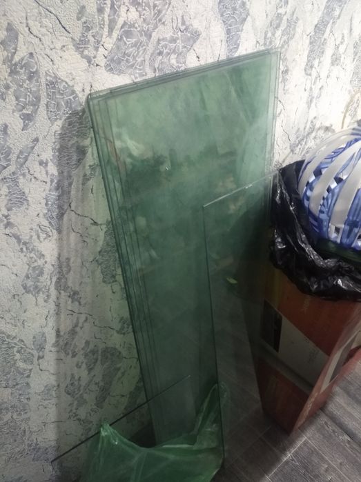 Стекла для ветрин