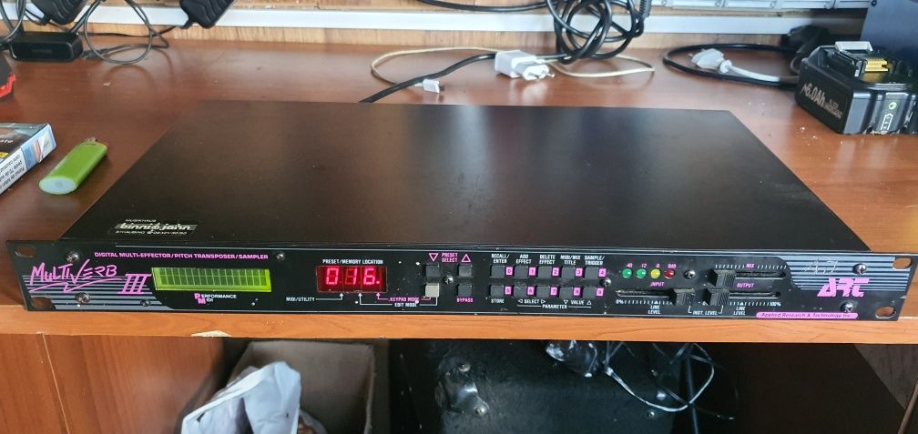 Crossover audio behringer Motu