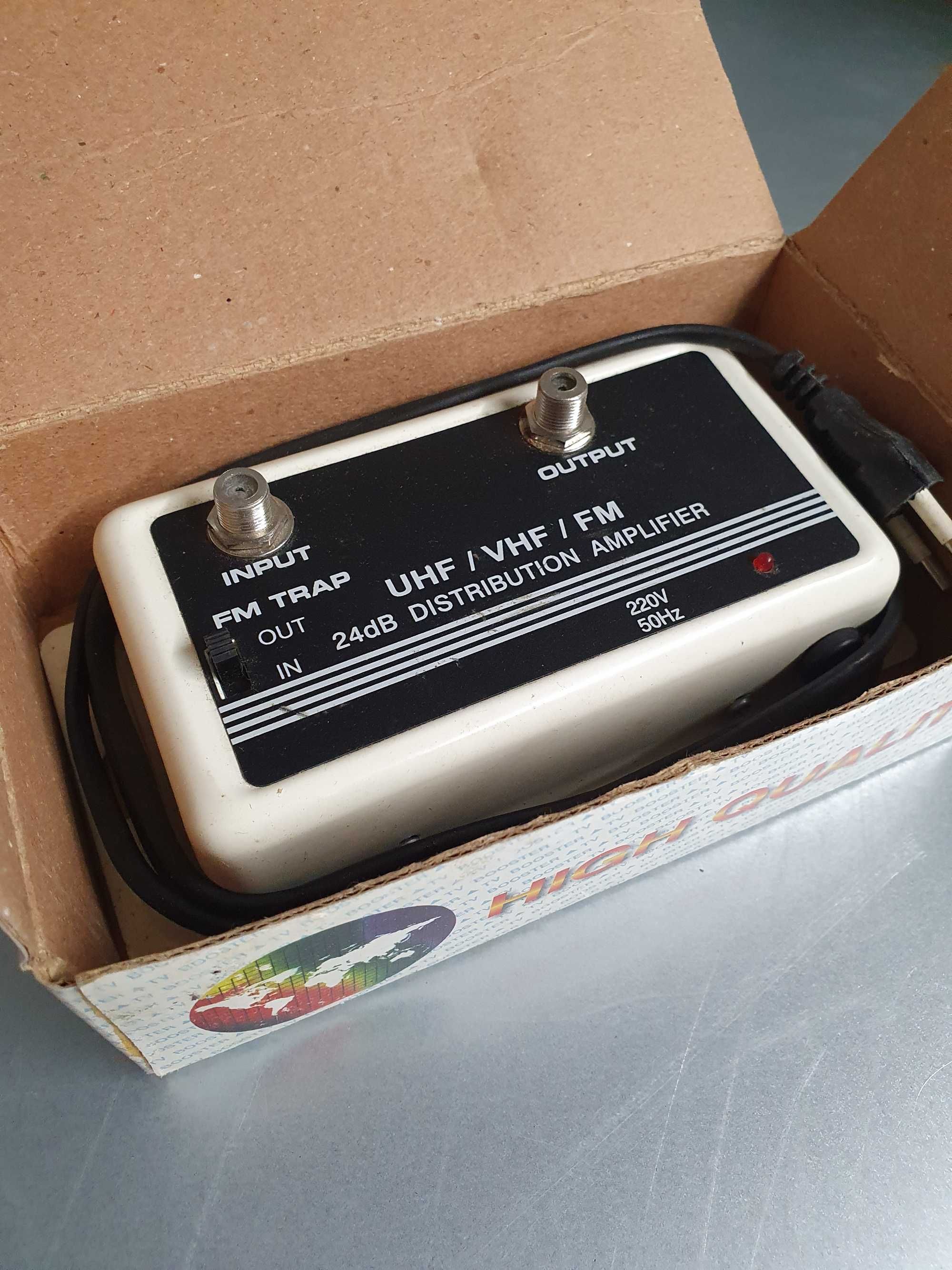 25dB UHF/VHF/FM антенен усилвател (Signal Amplifier)