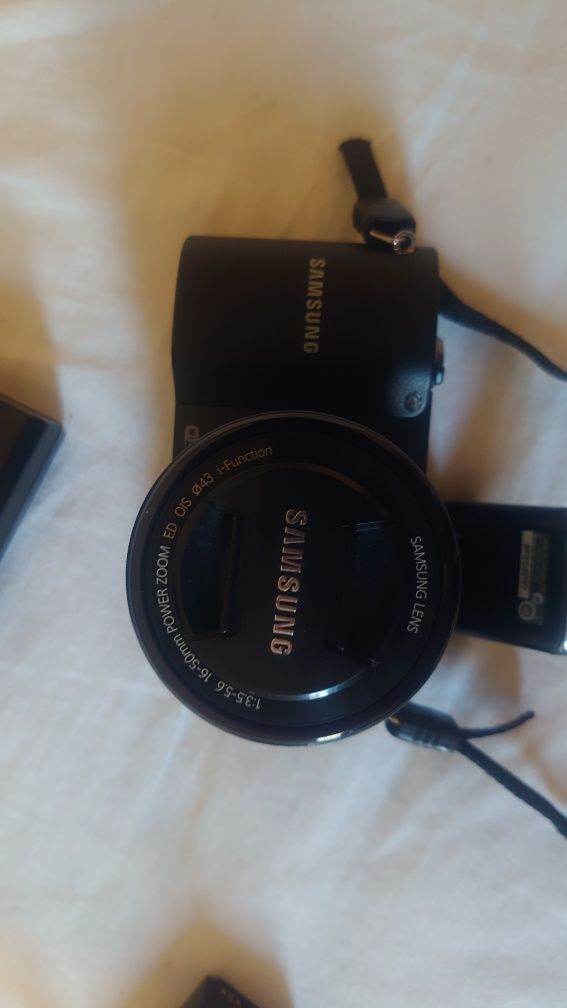 Безогледален фотоапарат Samsung NX 1000